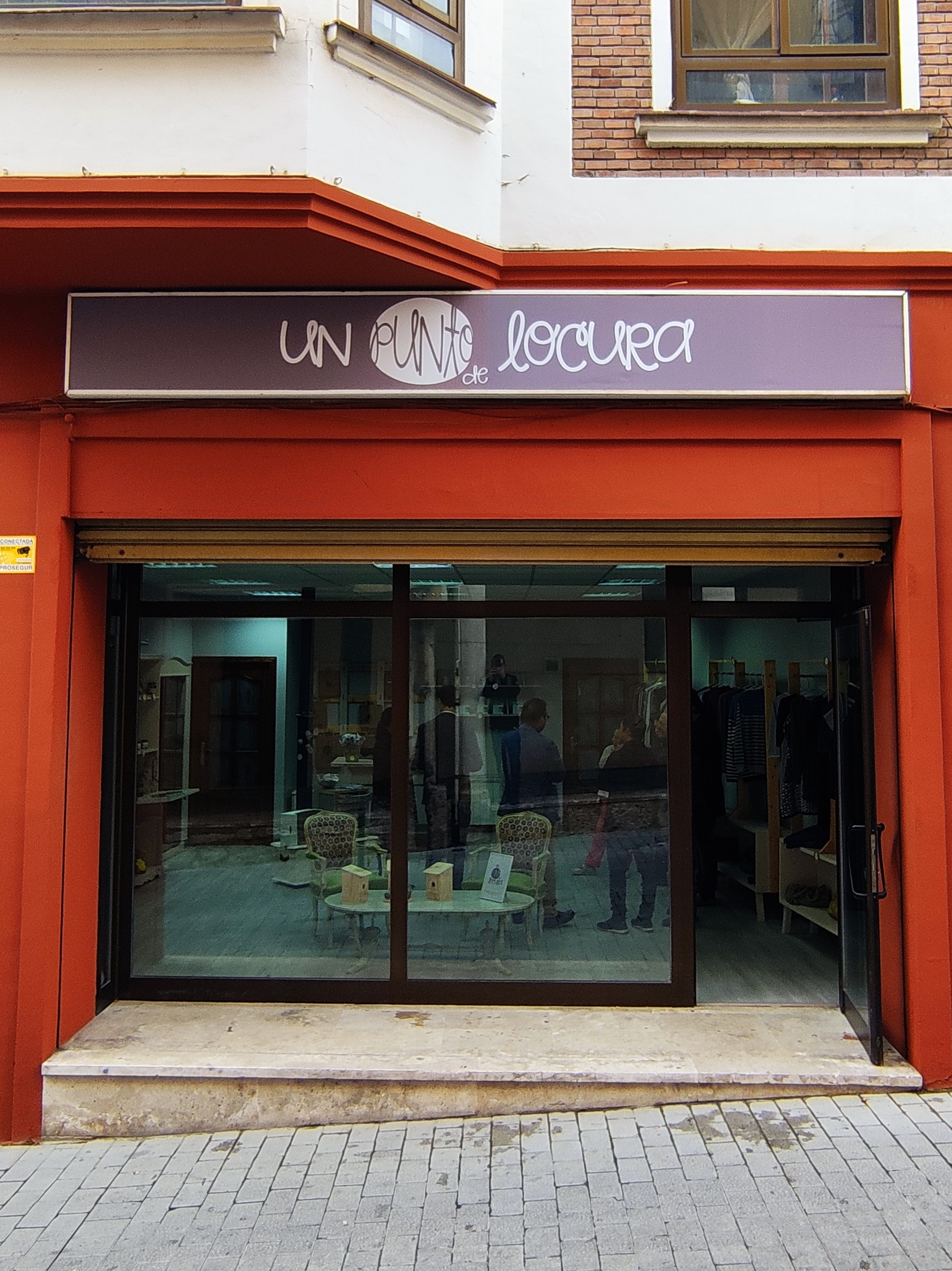 Las tiendas de INTRAS 'Un punto de locura' llegan a Peñafiel (Valladolid) |  Fundación Intras